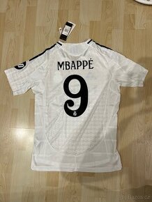 Mbappé Real Madrid 2024/25 dres - 1