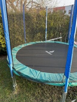 Trampolína