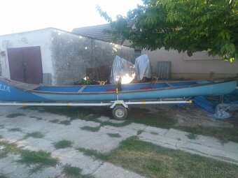 7 metrové laminátové Kanoe + trailer
