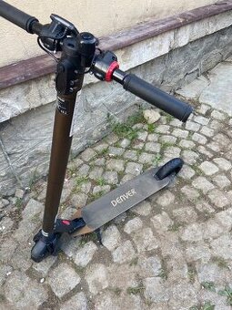 Prodám elektrickou koloběžku.