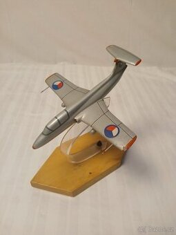 Stare letadlo Aero L-29 Delfín
