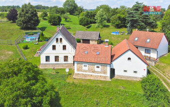Prodej areálu, dvě stavby k bydlení, 3 byty, Česká Skalice
