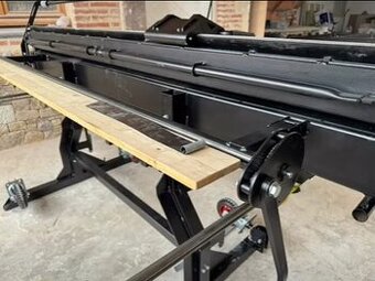 Ohýbačka plechu URSUS - 2300mm/ 1,2mm