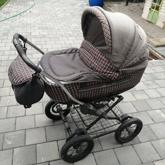 Kočár s nafukovacími koly. - 1