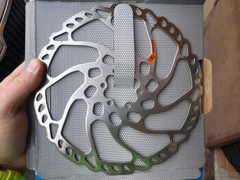 Brzdové kotouče shimano SM-RT66 průměr 203 mm.