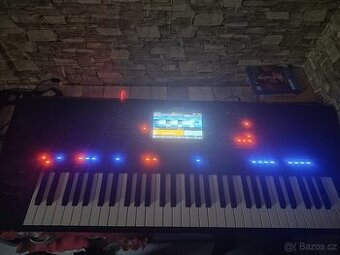 Yamaha PSR sx700