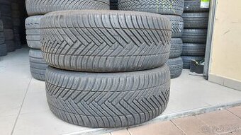 Pneu celoroční, 2 ks, rozměr 215/40/18, 89V, zn. HANKOOK