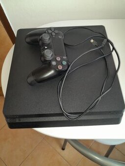 PlayStation 4 + AC Unity a AC Mirage