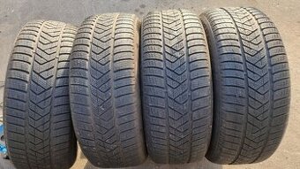 Zimní pneu 235/55/19 Pirelli