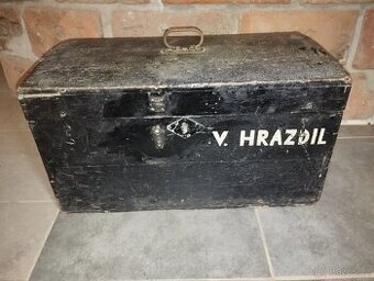starý vojenský dřevěný kufr - pohraničník