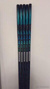 Nové hokejky Bauer a CCM