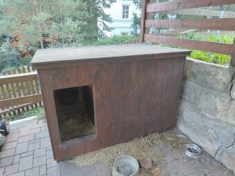 Zateplená psí bouda