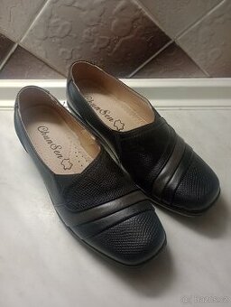 Dámské polobotky – nové, nenošené – vel. 39 – Zubří