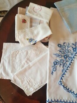 Prodám staré dečky a ubrusy