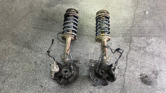 přední pravá těhlice s tlumičem škoda felicia 81.xxx km