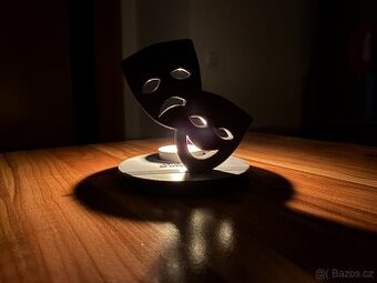 Originální svícen - Maska dvou tváří