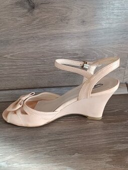 Dámské lodičky vel. 38