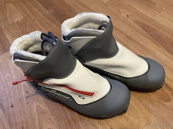 Dámské boty na běžky Salomon Pilot