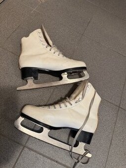 Dámské lední brusle Piruett vel. EUR 42