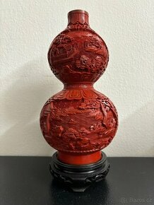 Váza - řezba v Čínském laku