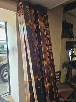 Trámy ohoblované opálené - vysušené dřevo