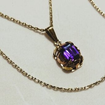 Dámský zlatý řetízek s přívěskem. 14k