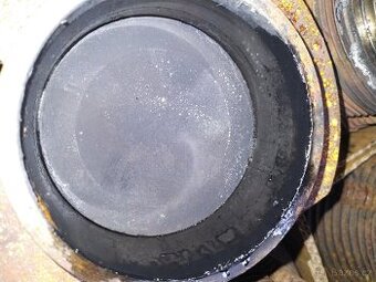 Prodám písty a 1x válec na motor 1500ccm