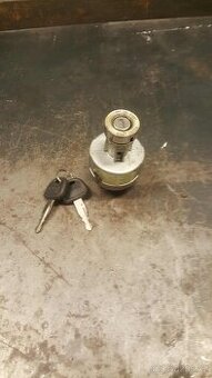 Spínací skříňka zapalování