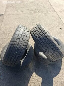 Celoroční pneumatiky letní/zimní 215/65R15