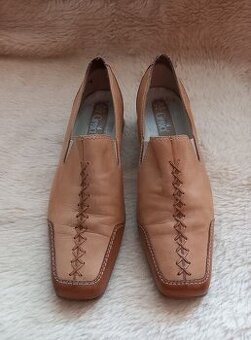 Kožené boty Caprice