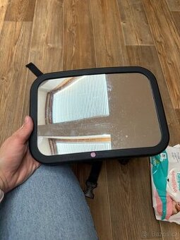 Zrcátko pro miminko do auta Petite & Mars