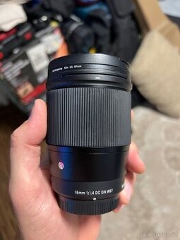 Sigma 16mm f1.4 DC DN