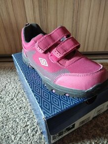 Softshelove boty Umbro 35 - 1