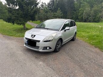 Peugeot 5008 1.6HDI 7 míst,navigace