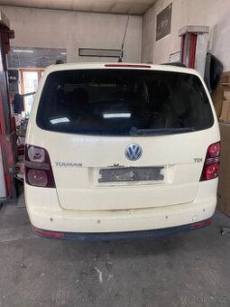 Volkswagen Touran 1.9tdi DSG 2011 - 1