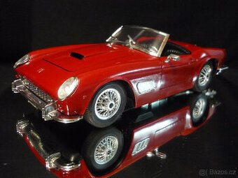 Ferrari 250 GT California Polistil 1/16 - 1/18
