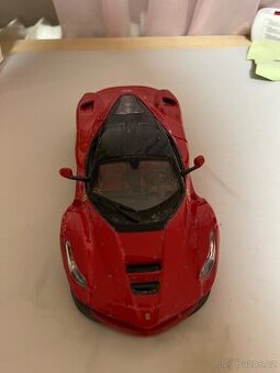 Model auta Ferrari LaFerrari F70