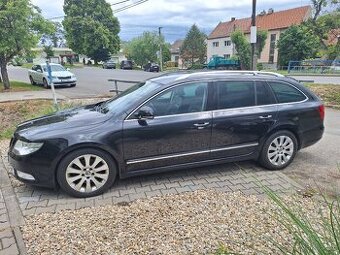 Superb 2.0Tdi 103kw Elegance 2011,Výborný stav bez koroze.