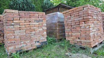ČISTÉ PÁLENÉ CIHLY NA PALETÁCH