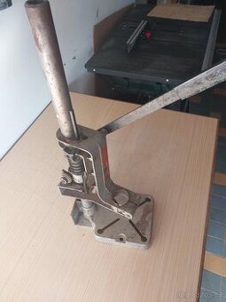Stojan na vrtačku
