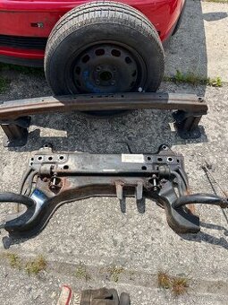 Ford fiesta Mk5 Nápravnice , rezerva , výztuha př.