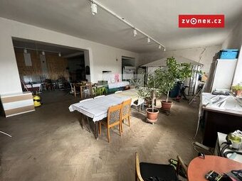 Prodej polyfunkčního domu v Zádveřicích - 1