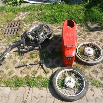Nahradni díly na motorky