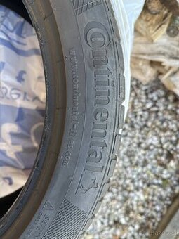 Pneu 235/45 R 18 V XL zimní