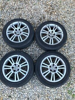 Litá kola VW 6,5 J x 15 ET 38 pneu 195 / 55 R15 vzorek 6 mm