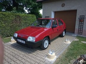 Prodám krásně zachovalý vůz Škoda Favorit 135