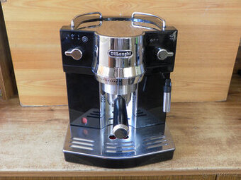 Pákový kávovar De´Longhi EC 820.B