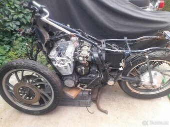 Yamaha XJ 650 - Celé Torzo