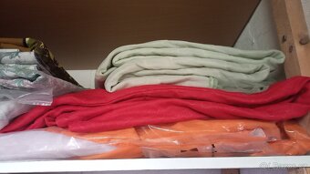 Deky,záclony,povlečení,přehozy,ložní povlečení,závěsy,polštá