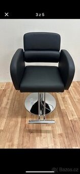 Kadeřnické / kosmetické křeslo – moderní design, černé, poho